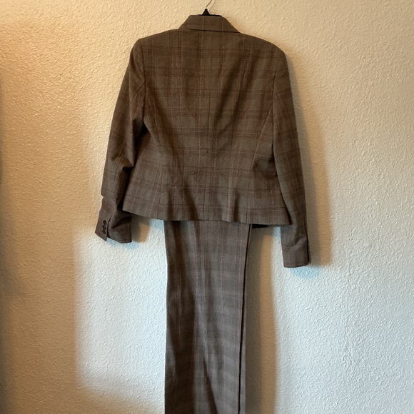 Plaid Pant Suit for Women | Tailored Blazer & Trousers | Workwear Chic - Picture 5 of 5